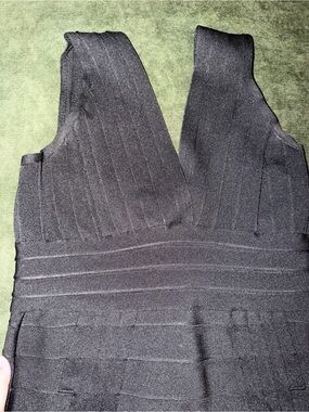 Active Basic Black Ribbed V-Neck Mini Dress